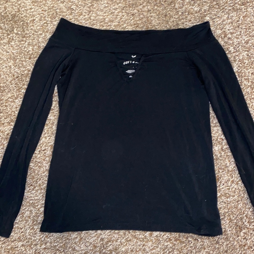 AE soft and sexy off the shoulder